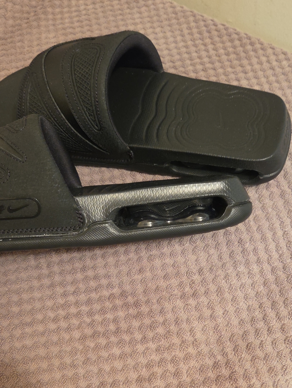 Mens Slides - Picture 3 of 4